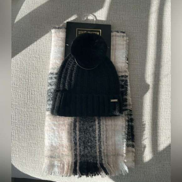 Steve madden scarf and beanie set - Picture 1 of 2